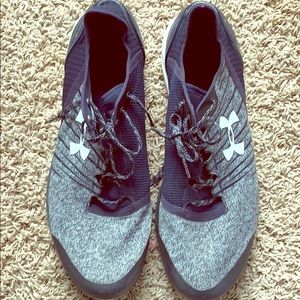 Men’s size 16 under armour shoes